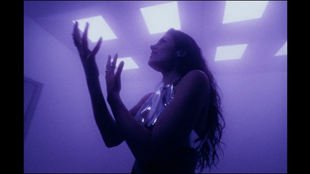 DIAMANTE – suma el video de “Cool Down” a su etapa con Sumerian Records