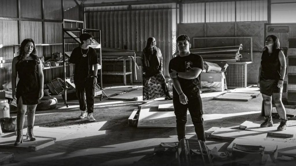 VIOLETA ROX – Lilly une emancipación y escenarios de Punto Fijo en su debut audiovisual